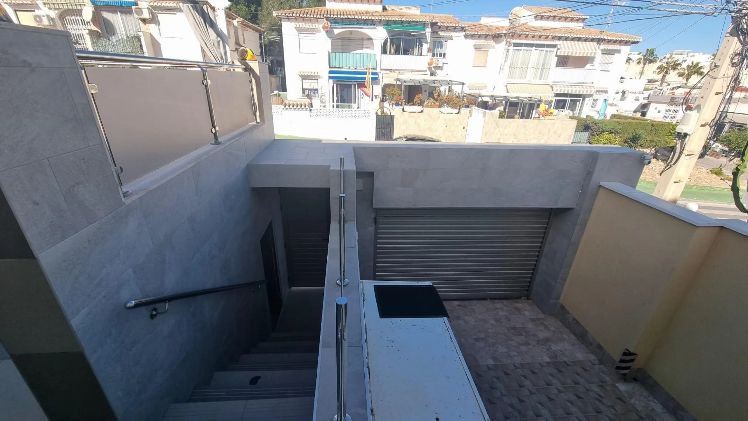 Fully renovated villa with private pool and solar panels!