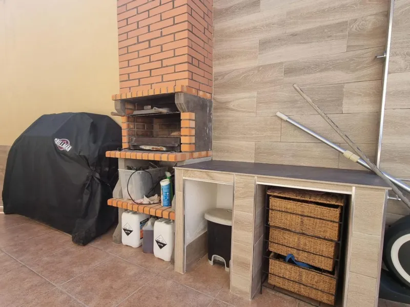 Fully renovated villa with private pool and solar panels!