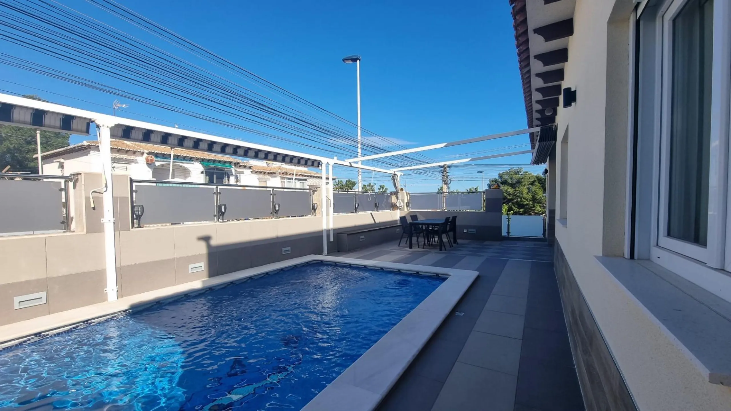 Fully renovated villa with private pool and solar panels!