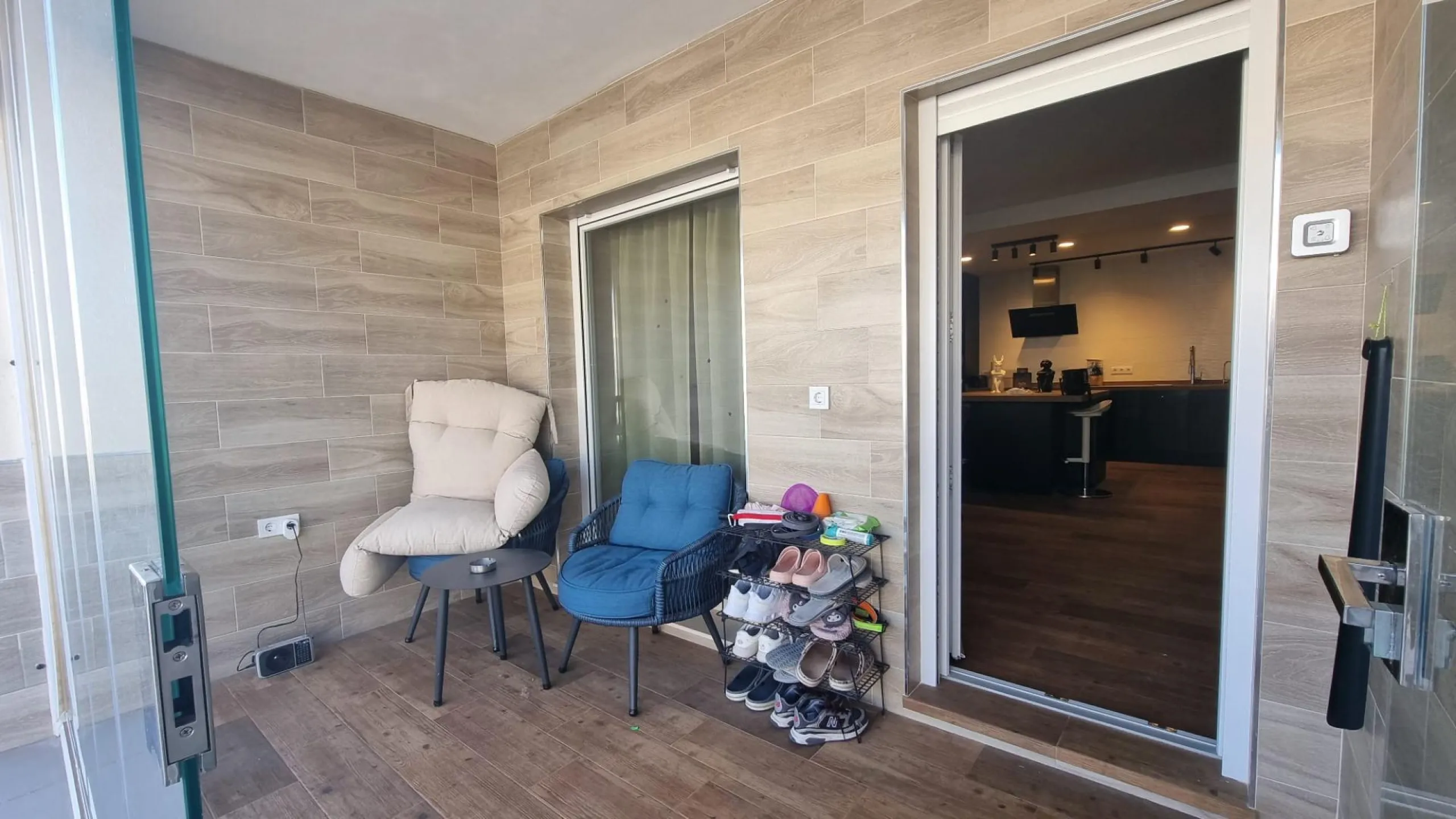 Fully renovated villa with private pool and solar panels!