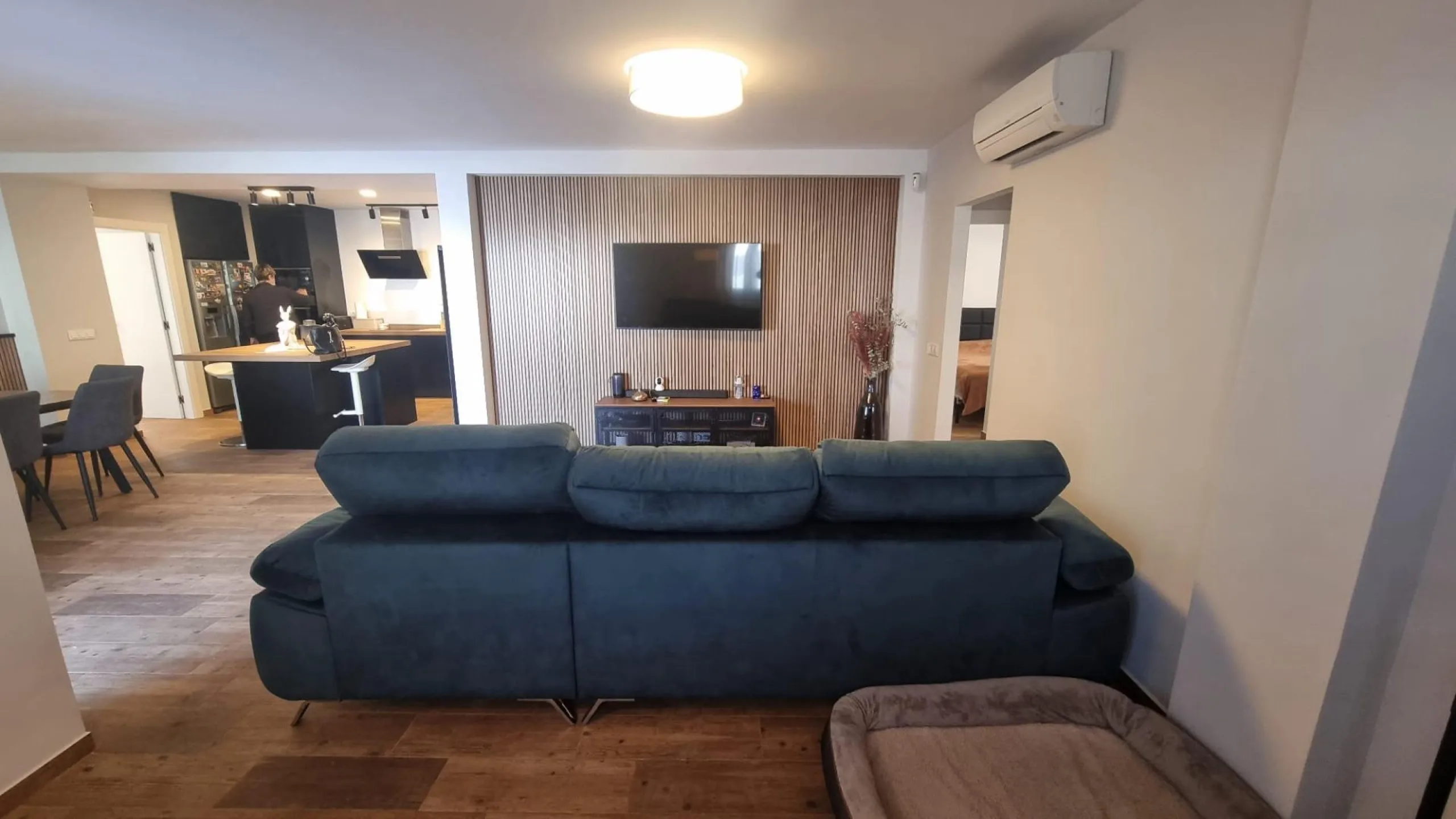 Fully renovated villa with private pool and solar panels!