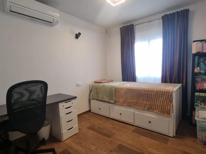 Fully renovated villa with private pool and solar panels!