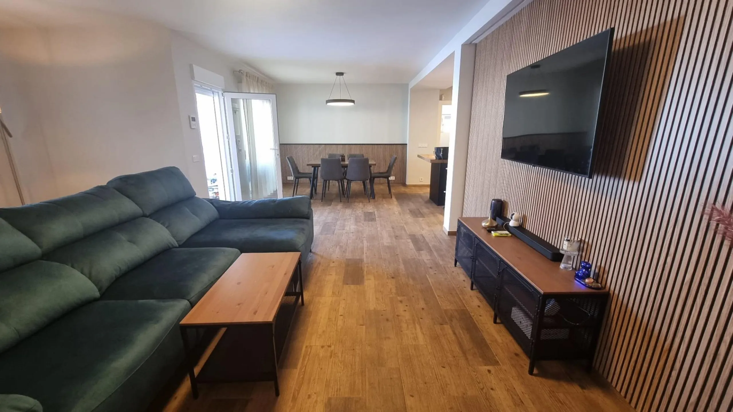 Fully renovated villa with private pool and solar panels!