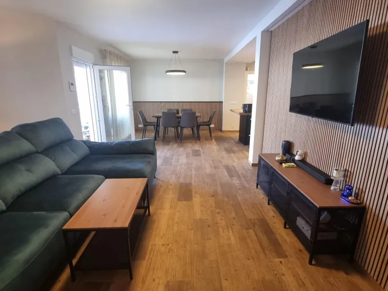Fully renovated villa with private pool and solar panels!