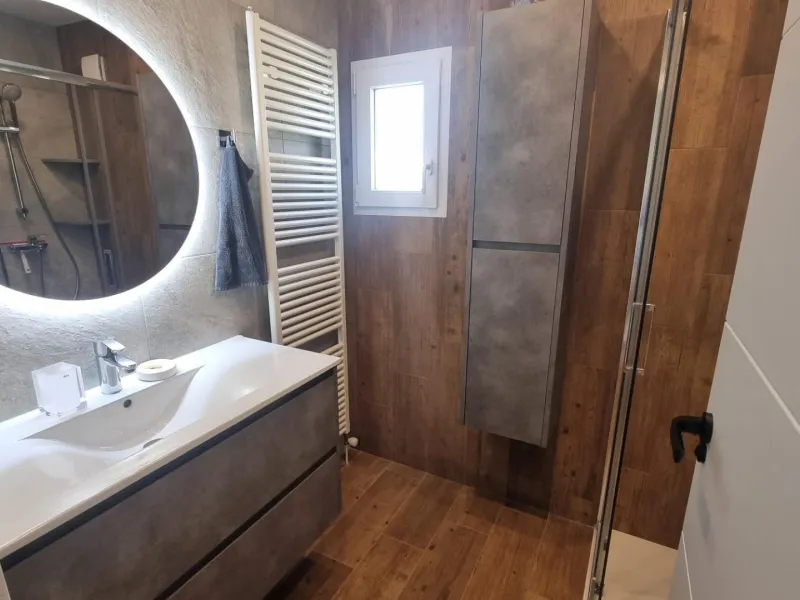 Fully renovated villa with private pool and solar panels!