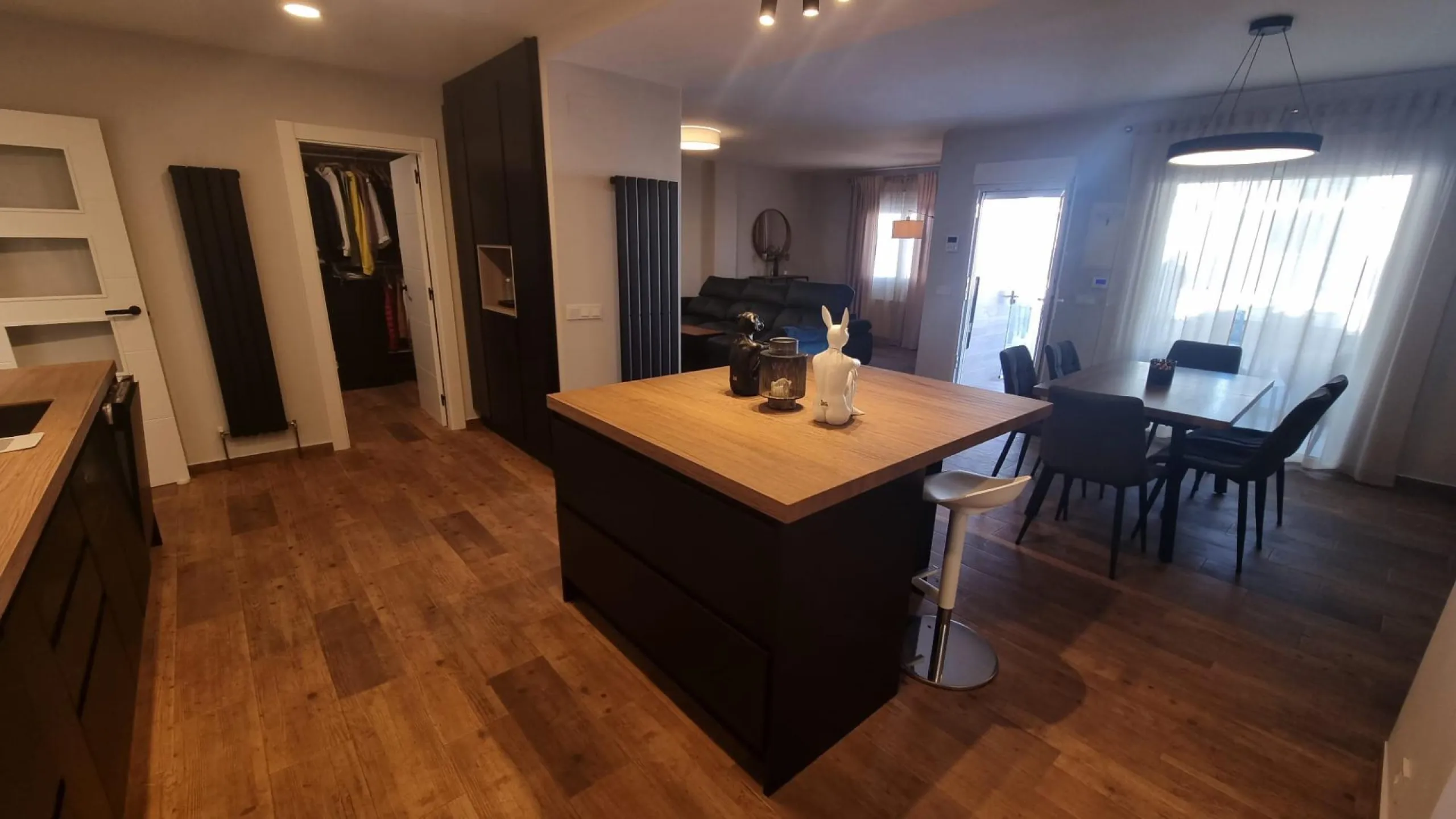 Fully renovated villa with private pool and solar panels!