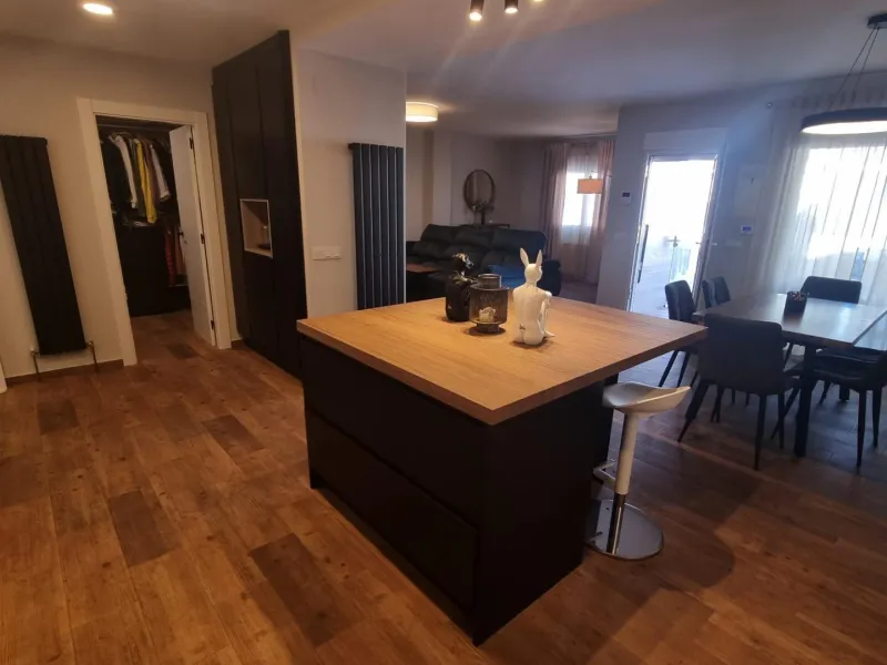 Fully renovated villa with private pool and solar panels!