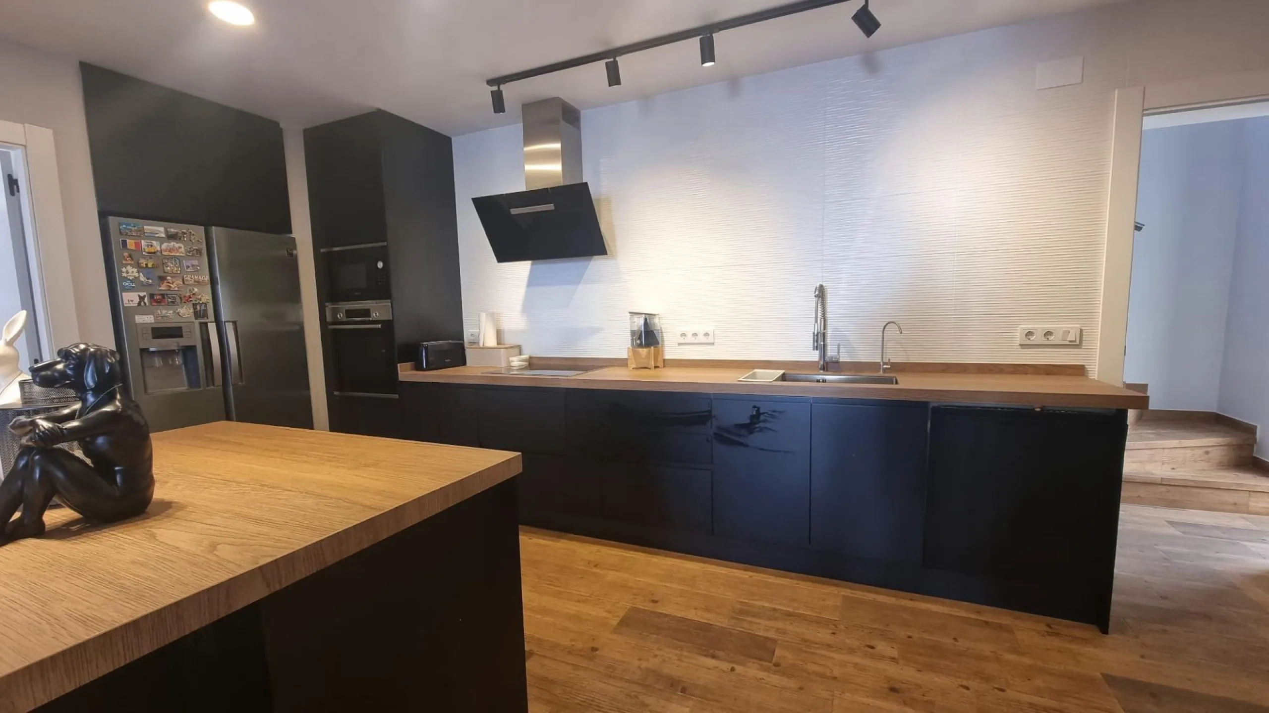 Fully renovated villa with private pool and solar panels!