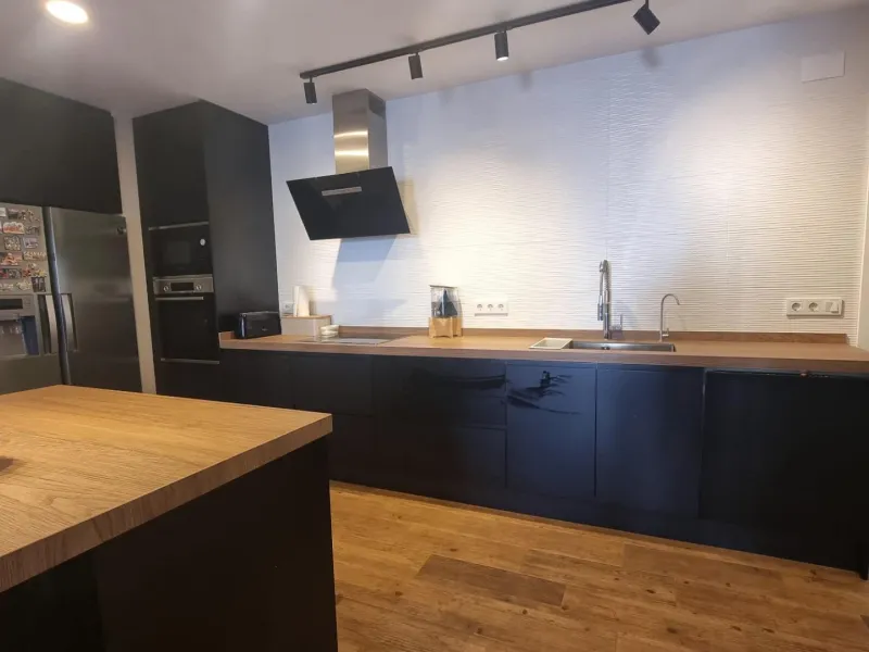 Fully renovated villa with private pool and solar panels!