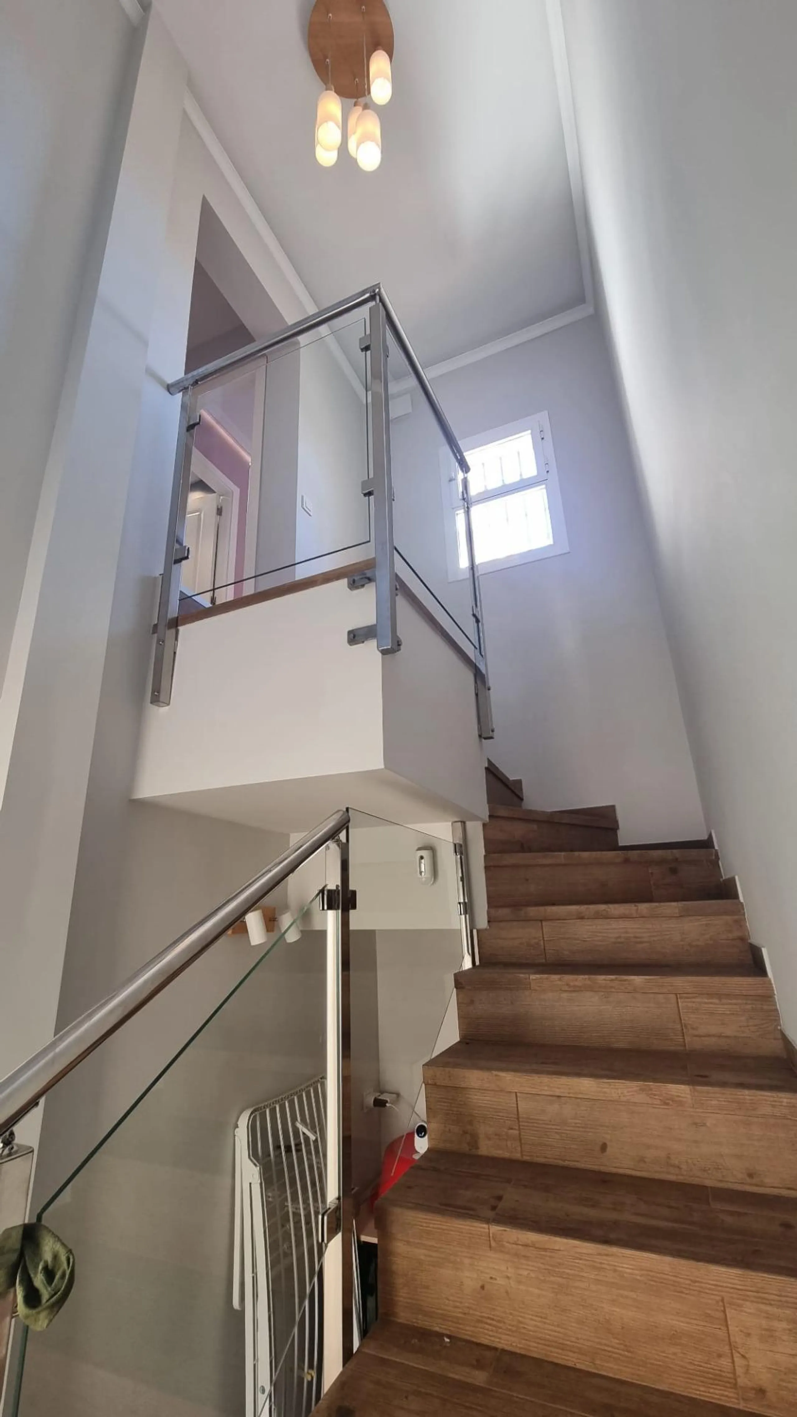 Fully renovated villa with private pool and solar panels!