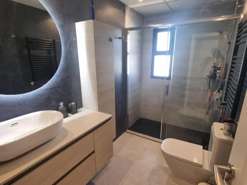 Fully renovated villa with private pool and solar panels!