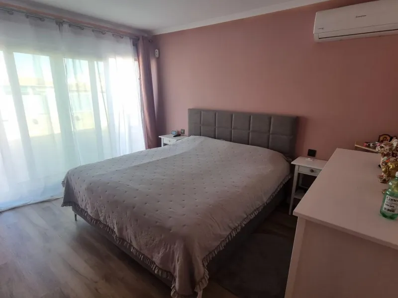 Fully renovated villa with private pool and solar panels!