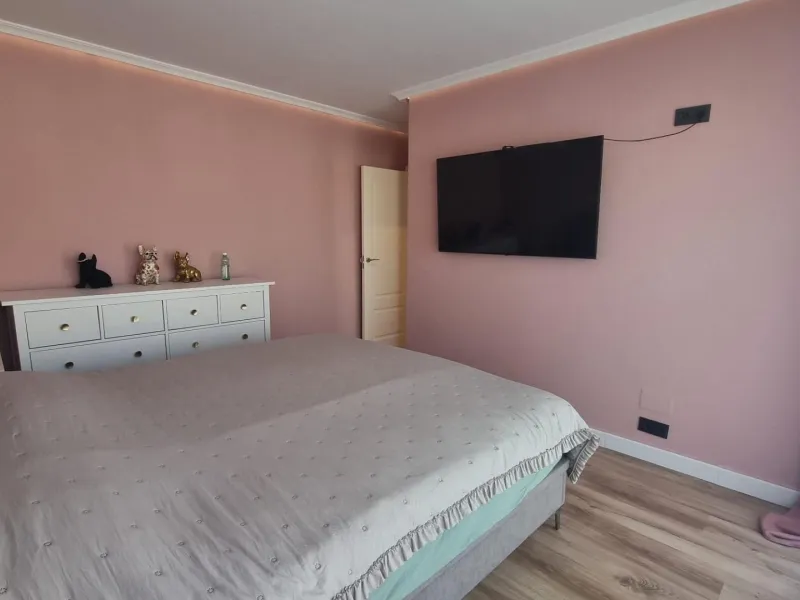Fully renovated villa with private pool and solar panels!