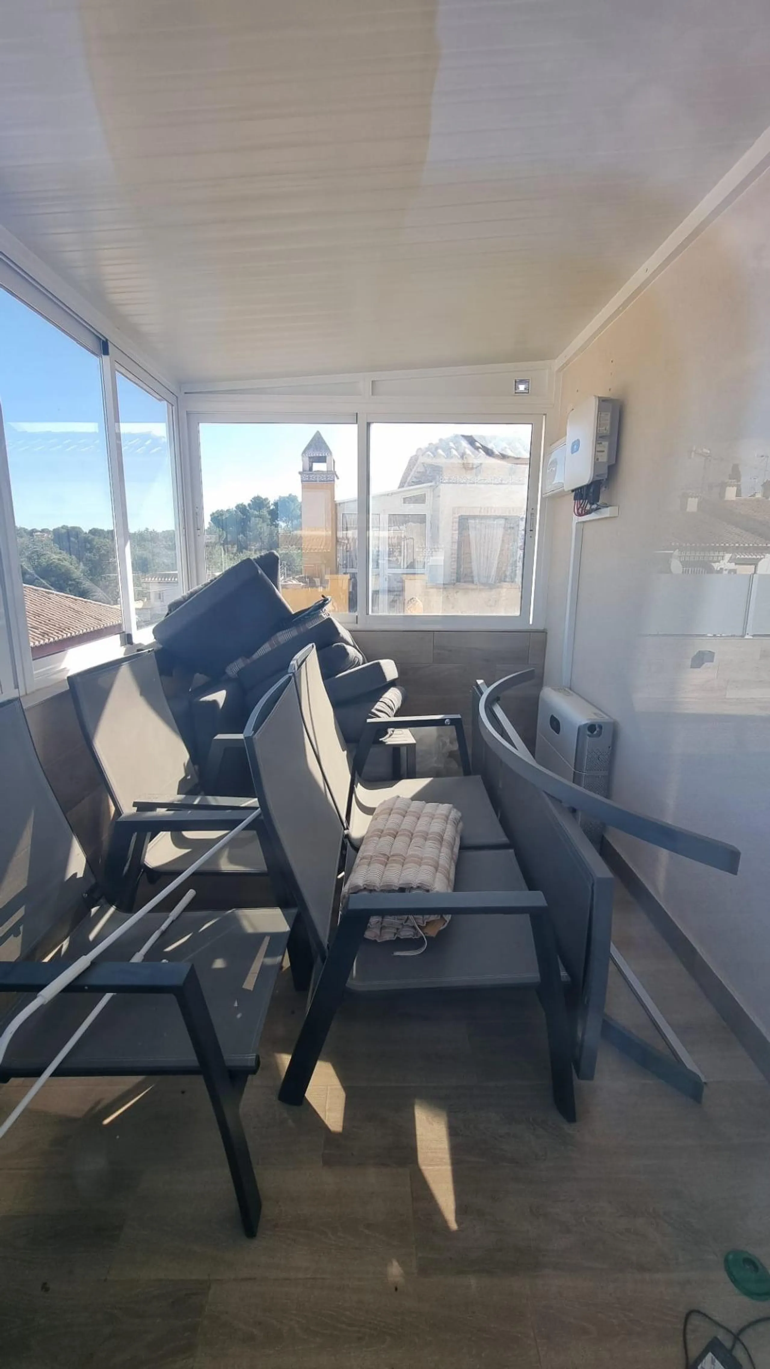 Fully renovated villa with private pool and solar panels!