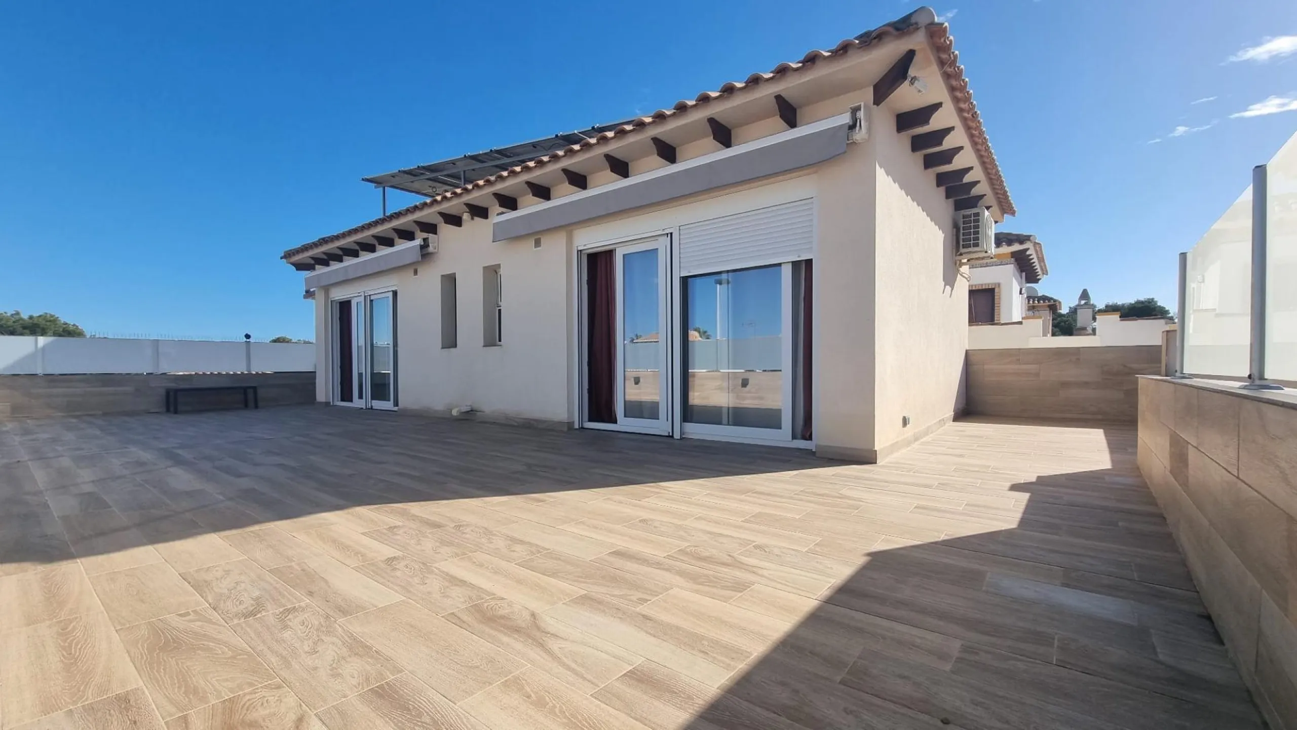 Fully renovated villa with private pool and solar panels!
