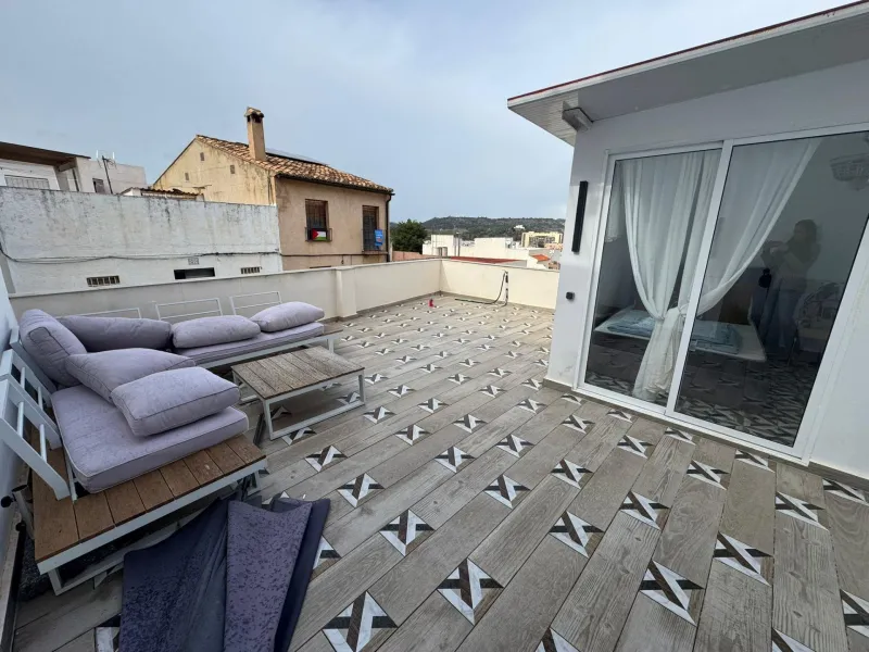 Adosado de diseño con 3 terrazas y vistas al mar y al Castillo de Sagunto