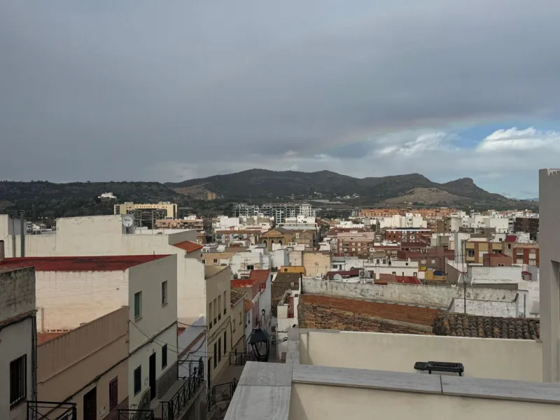 Adosado de diseño con 3 terrazas y vistas al mar y al Castillo de Sagunto