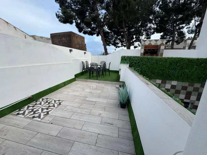 Adosado de diseño con 3 terrazas y vistas al mar y al Castillo de Sagunto