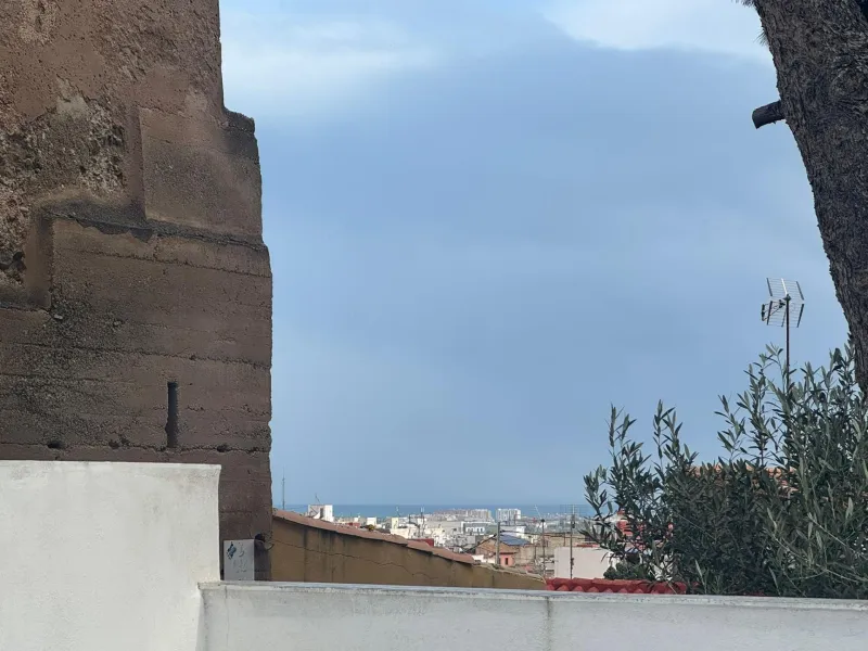 Adosado de diseño con 3 terrazas y vistas al mar y al Castillo de Sagunto