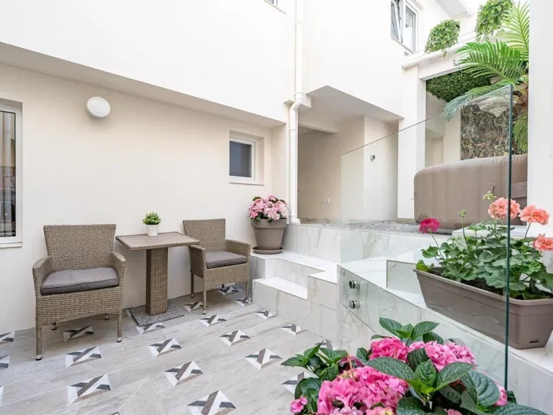 Elegant Terraced House of 150 m² with Designer Renovation and Panoramic Views over Sagunto ✨