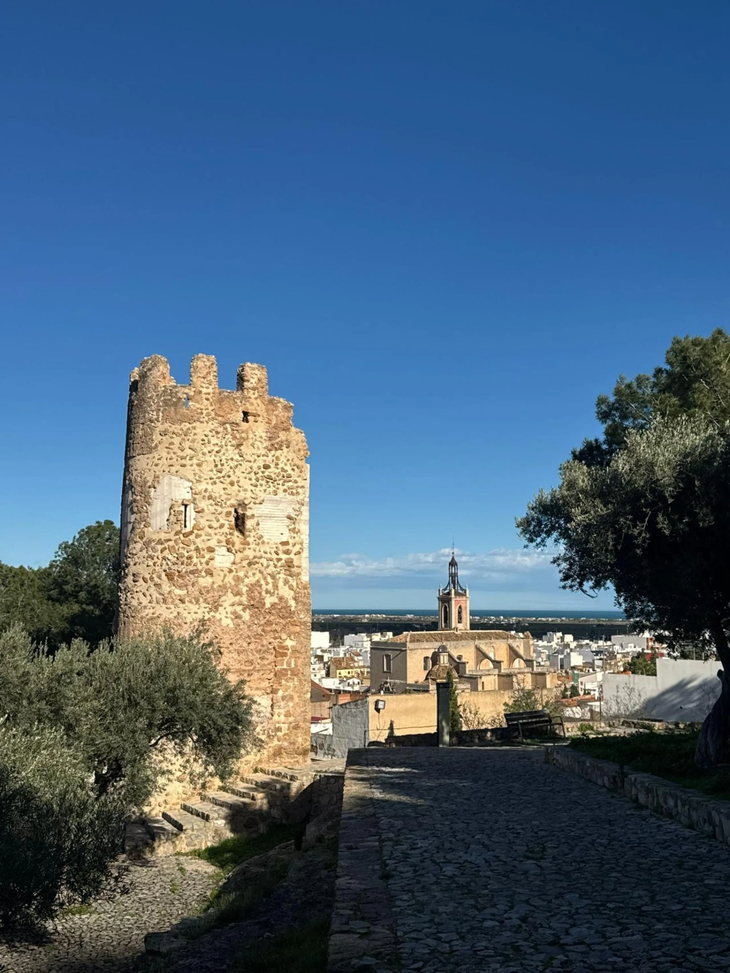 Elegant Terraced House of 150 m² with Designer Renovation and Panoramic Views over Sagunto ✨