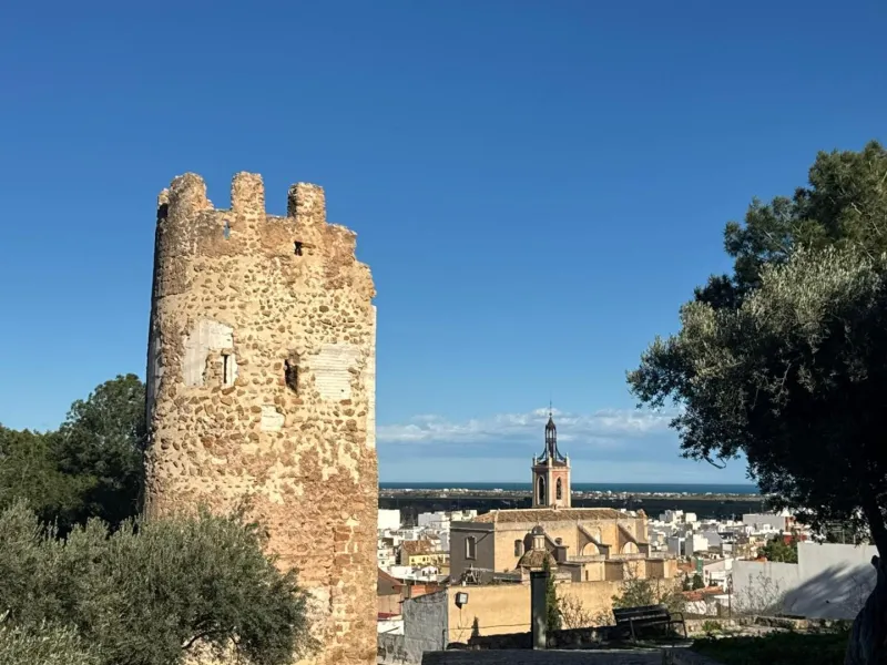 Elegant Terraced House of 150 m² with Designer Renovation and Panoramic Views over Sagunto ✨