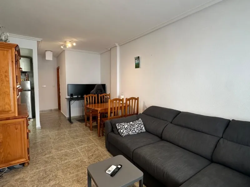 1 BEDROOM, 1 BATHROOM APARTMENT WITH TERRACE IN THE CENTER OF TORREVIEJA