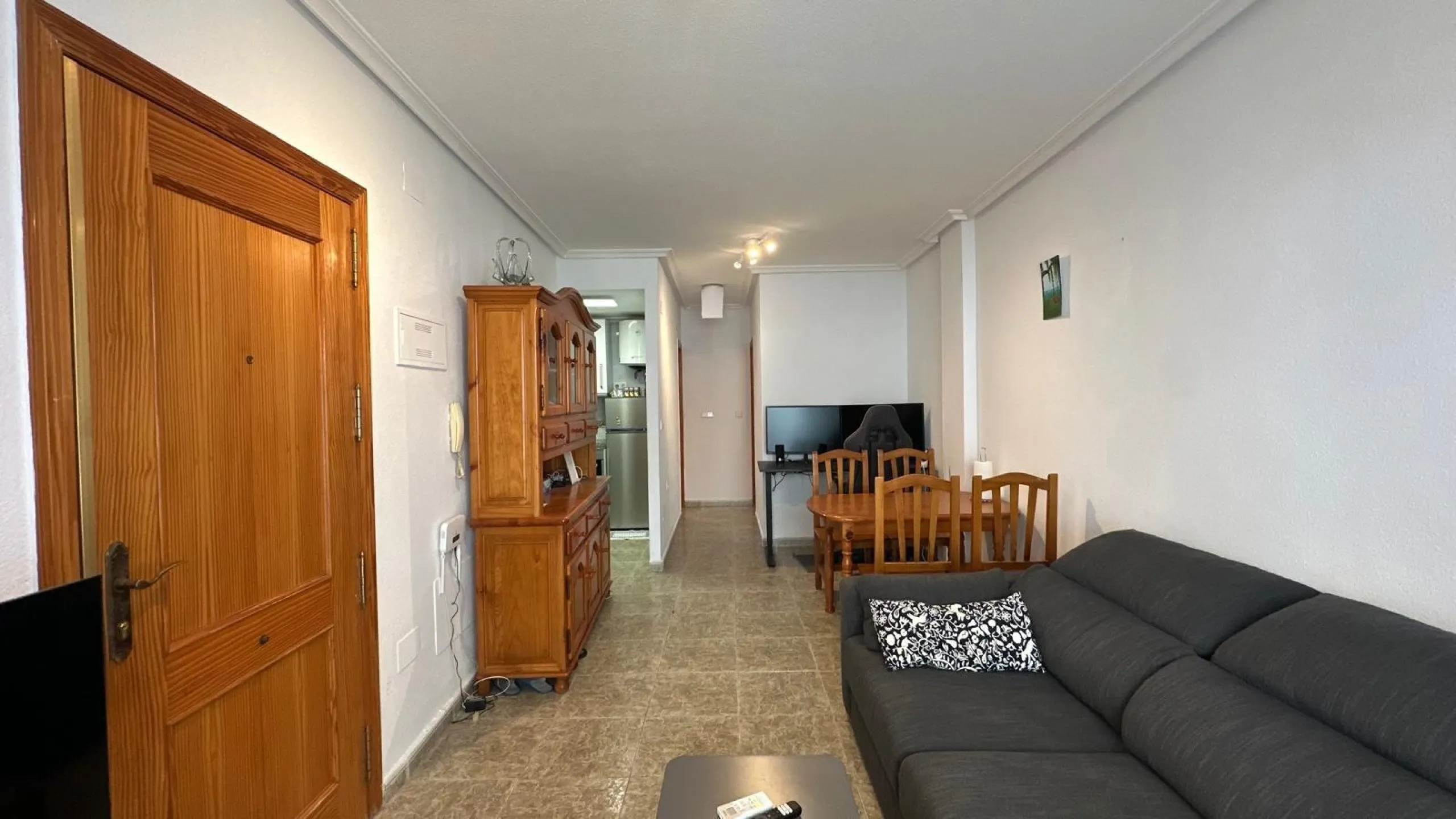 1 BEDROOM, 1 BATHROOM APARTMENT WITH TERRACE IN THE CENTER OF TORREVIEJA
