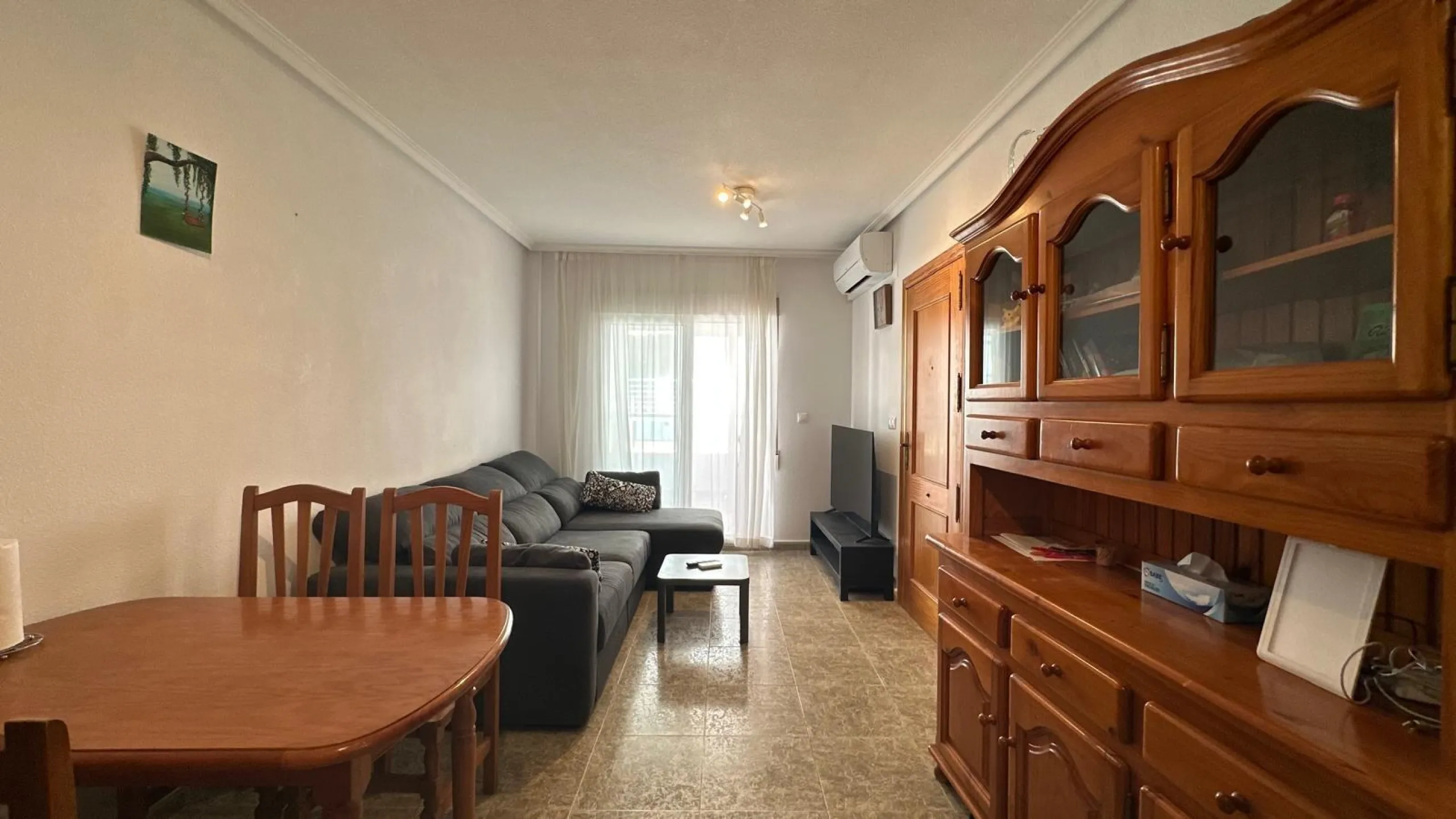 1 BEDROOM, 1 BATHROOM APARTMENT WITH TERRACE IN THE CENTER OF TORREVIEJA