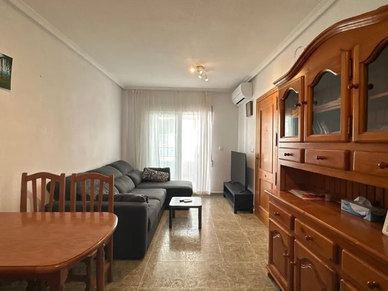 1 BEDROOM, 1 BATHROOM APARTMENT WITH TERRACE IN THE CENTER OF TORREVIEJA