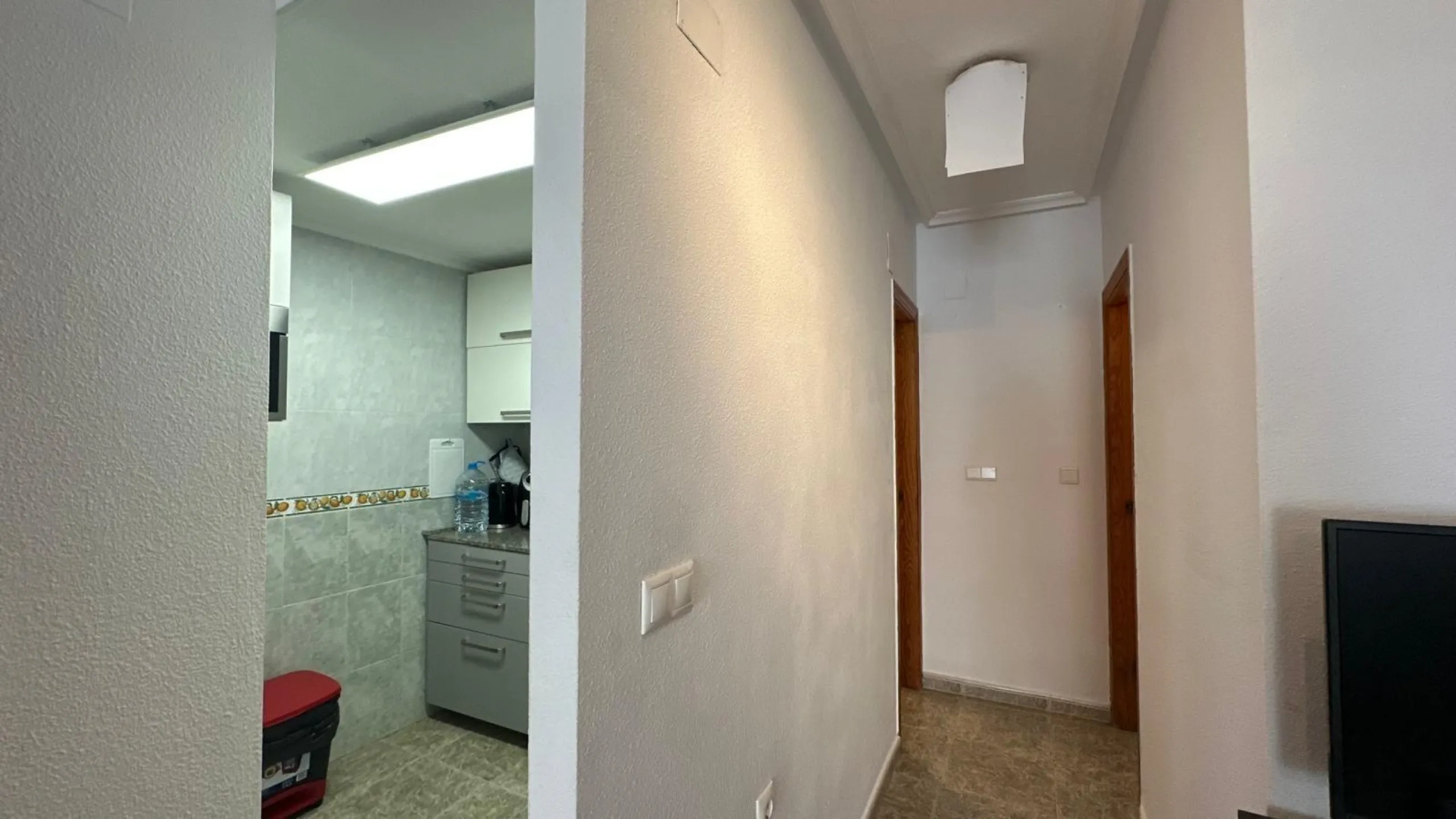 1 BEDROOM, 1 BATHROOM APARTMENT WITH TERRACE IN THE CENTER OF TORREVIEJA
