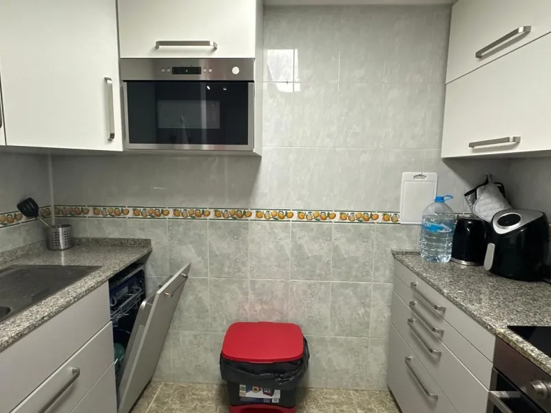 1 BEDROOM, 1 BATHROOM APARTMENT WITH TERRACE IN THE CENTER OF TORREVIEJA