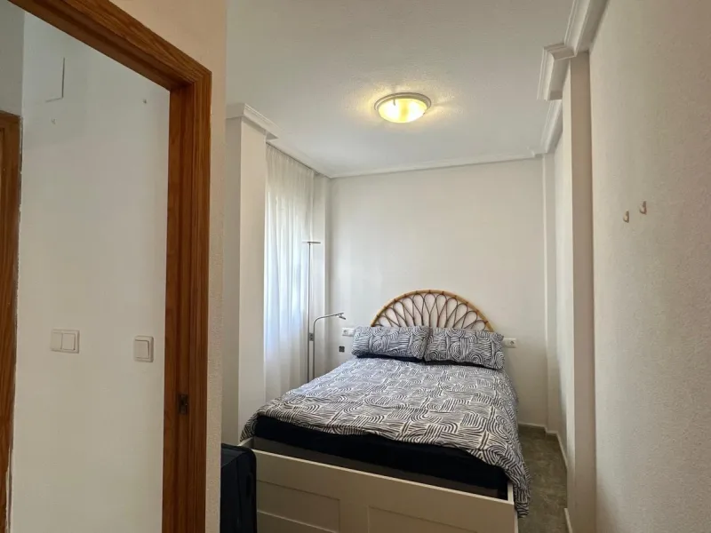 1 BEDROOM, 1 BATHROOM APARTMENT WITH TERRACE IN THE CENTER OF TORREVIEJA