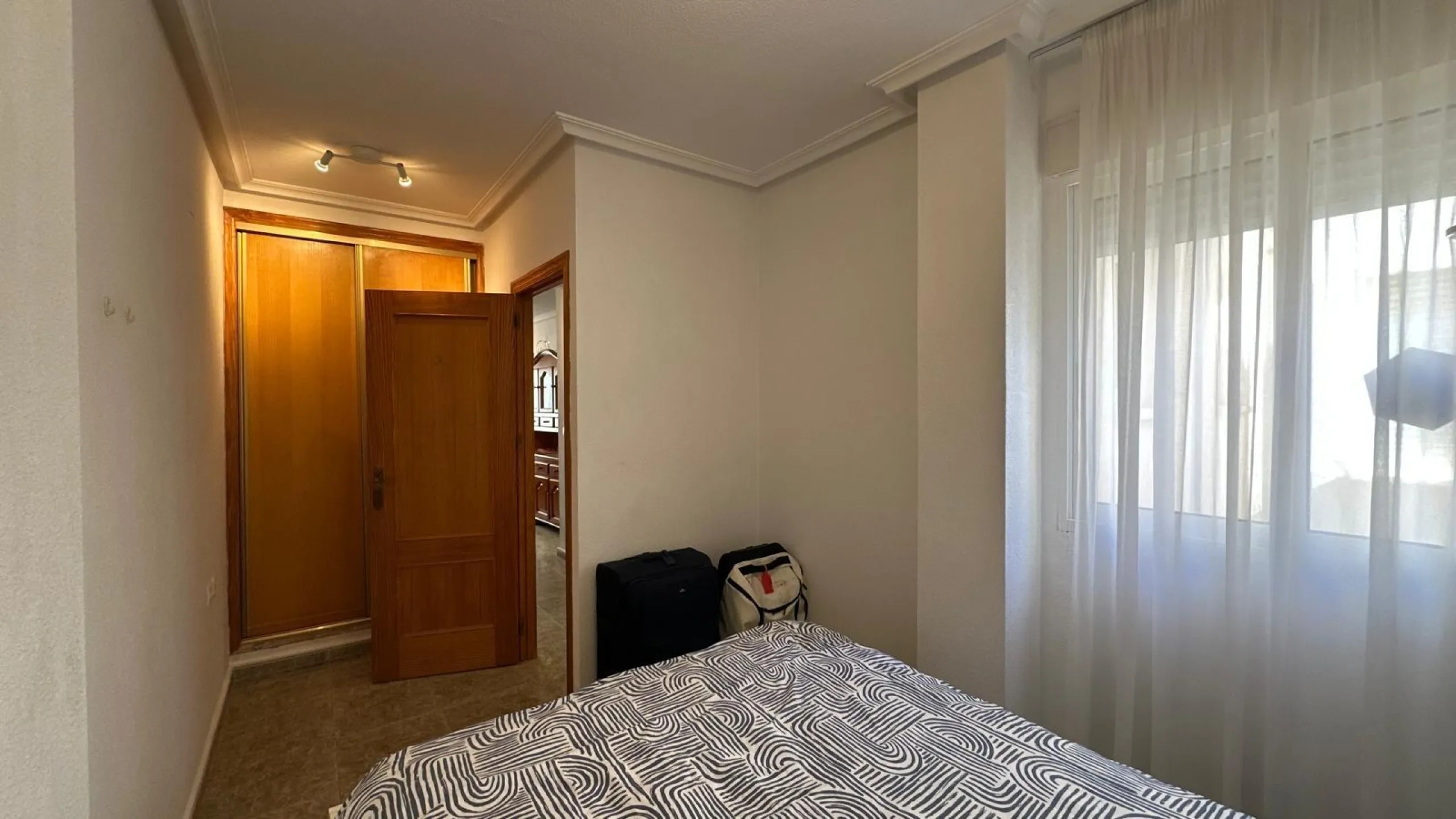 1 BEDROOM, 1 BATHROOM APARTMENT WITH TERRACE IN THE CENTER OF TORREVIEJA
