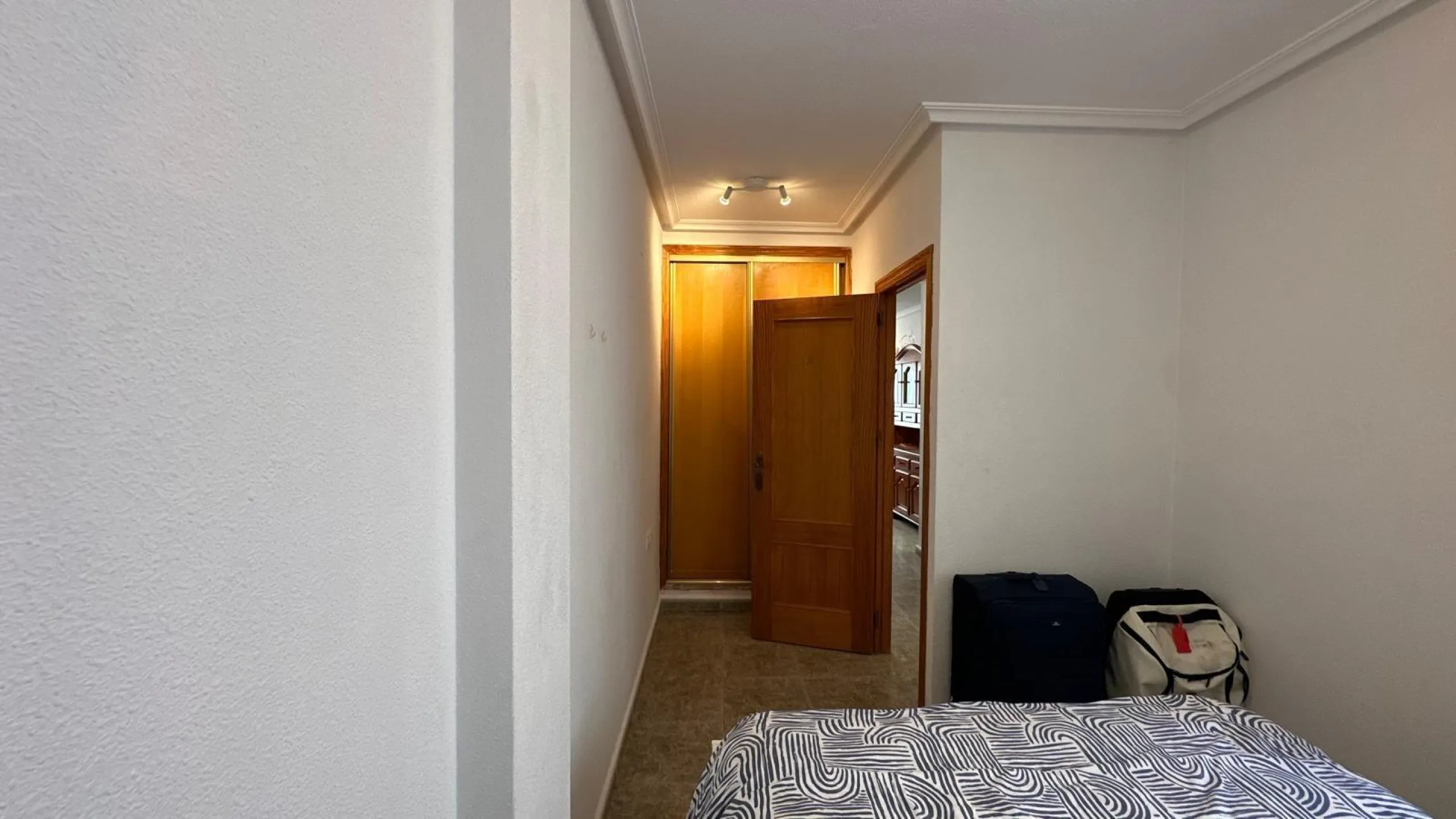 1 BEDROOM, 1 BATHROOM APARTMENT WITH TERRACE IN THE CENTER OF TORREVIEJA