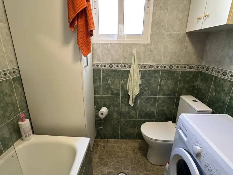 1 BEDROOM, 1 BATHROOM APARTMENT WITH TERRACE IN THE CENTER OF TORREVIEJA