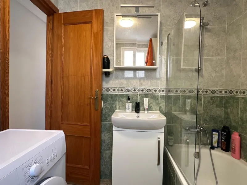 1 BEDROOM, 1 BATHROOM APARTMENT WITH TERRACE IN THE CENTER OF TORREVIEJA