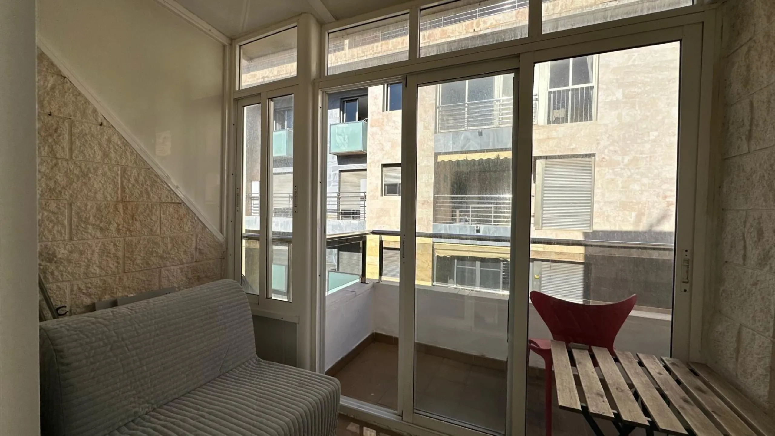 1 BEDROOM, 1 BATHROOM APARTMENT WITH TERRACE IN THE CENTER OF TORREVIEJA