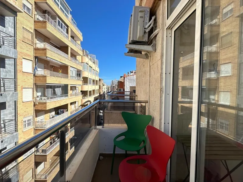1 BEDROOM, 1 BATHROOM APARTMENT WITH TERRACE IN THE CENTER OF TORREVIEJA