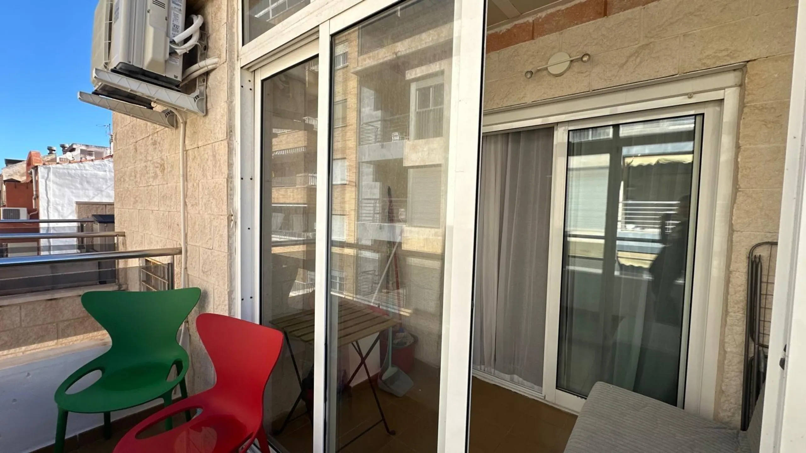 1 BEDROOM, 1 BATHROOM APARTMENT WITH TERRACE IN THE CENTER OF TORREVIEJA