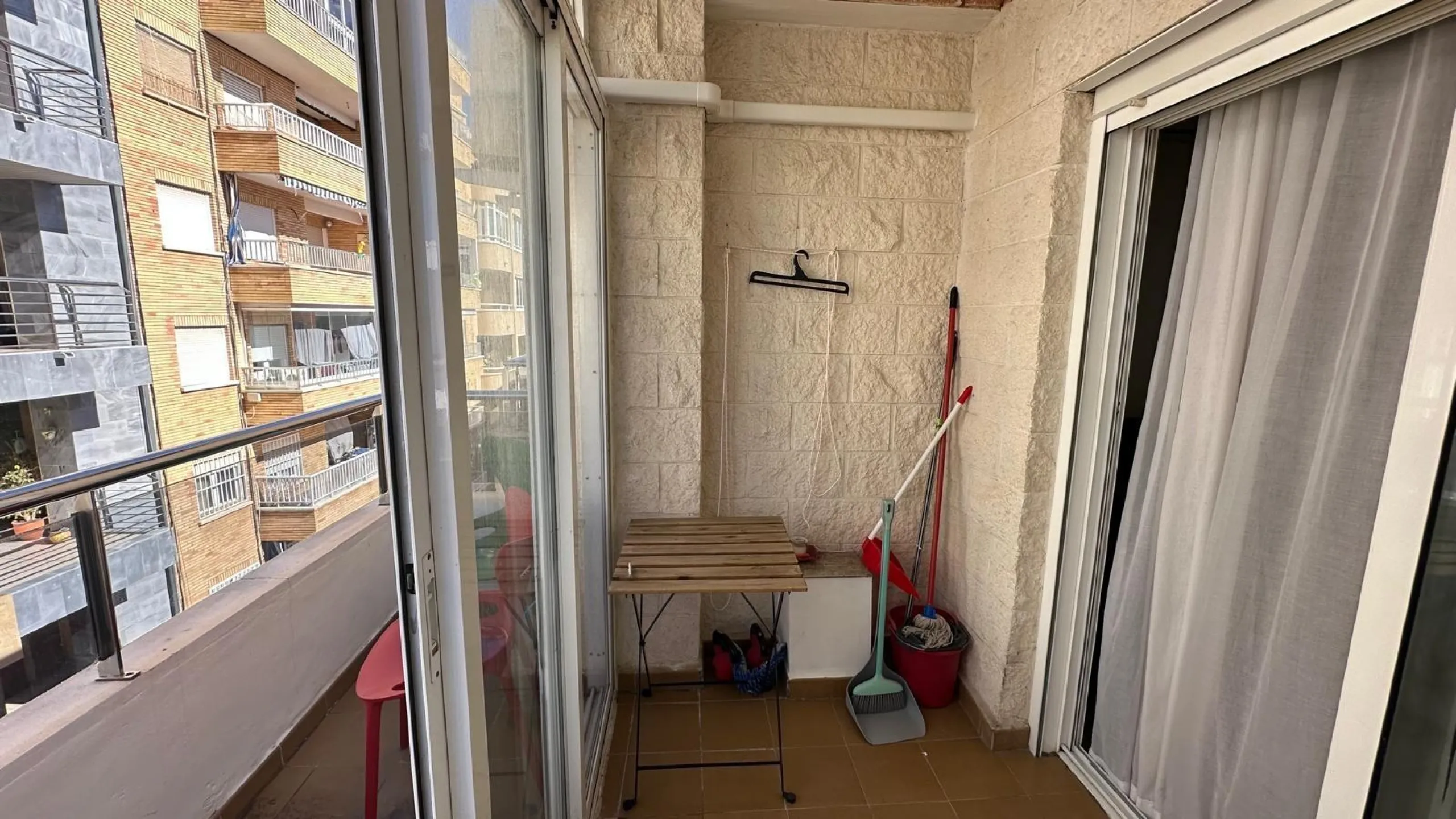 1 BEDROOM, 1 BATHROOM APARTMENT WITH TERRACE IN THE CENTER OF TORREVIEJA