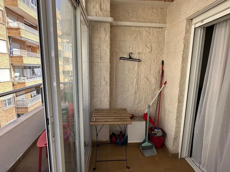 1 BEDROOM, 1 BATHROOM APARTMENT WITH TERRACE IN THE CENTER OF TORREVIEJA