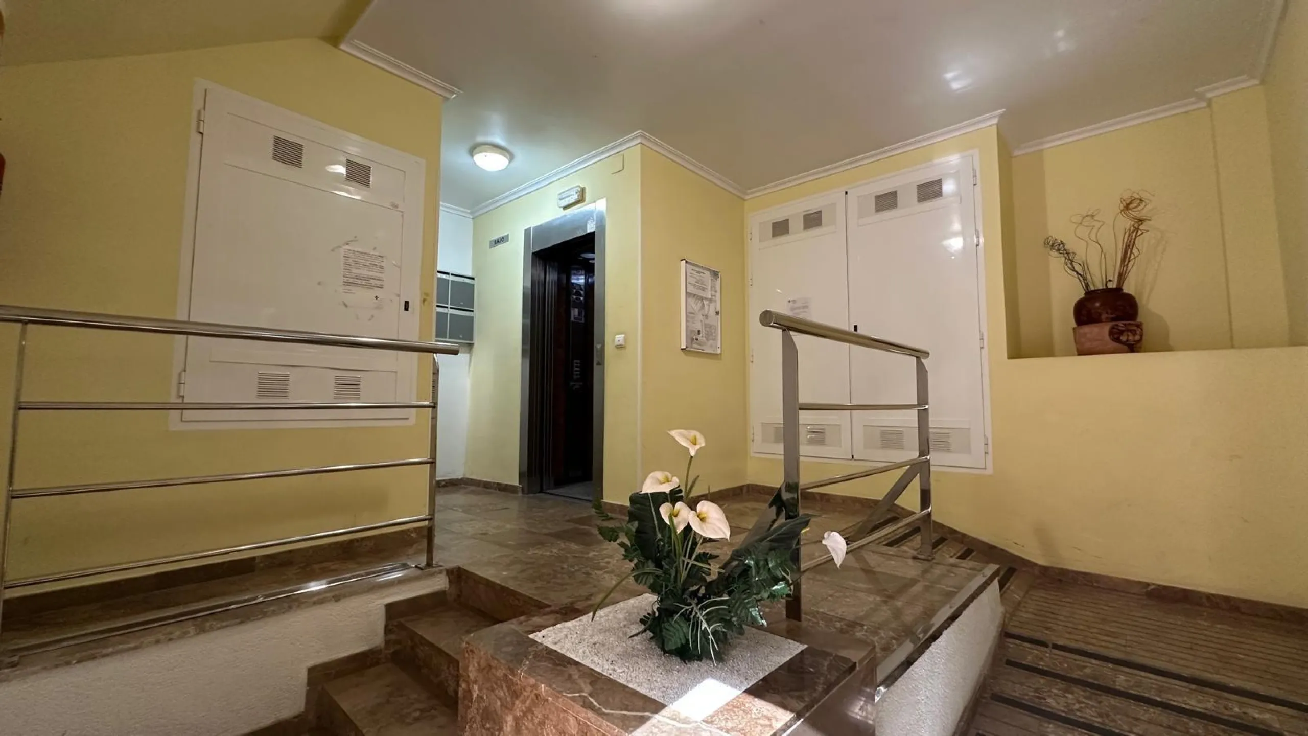 1 BEDROOM, 1 BATHROOM APARTMENT WITH TERRACE IN THE CENTER OF TORREVIEJA