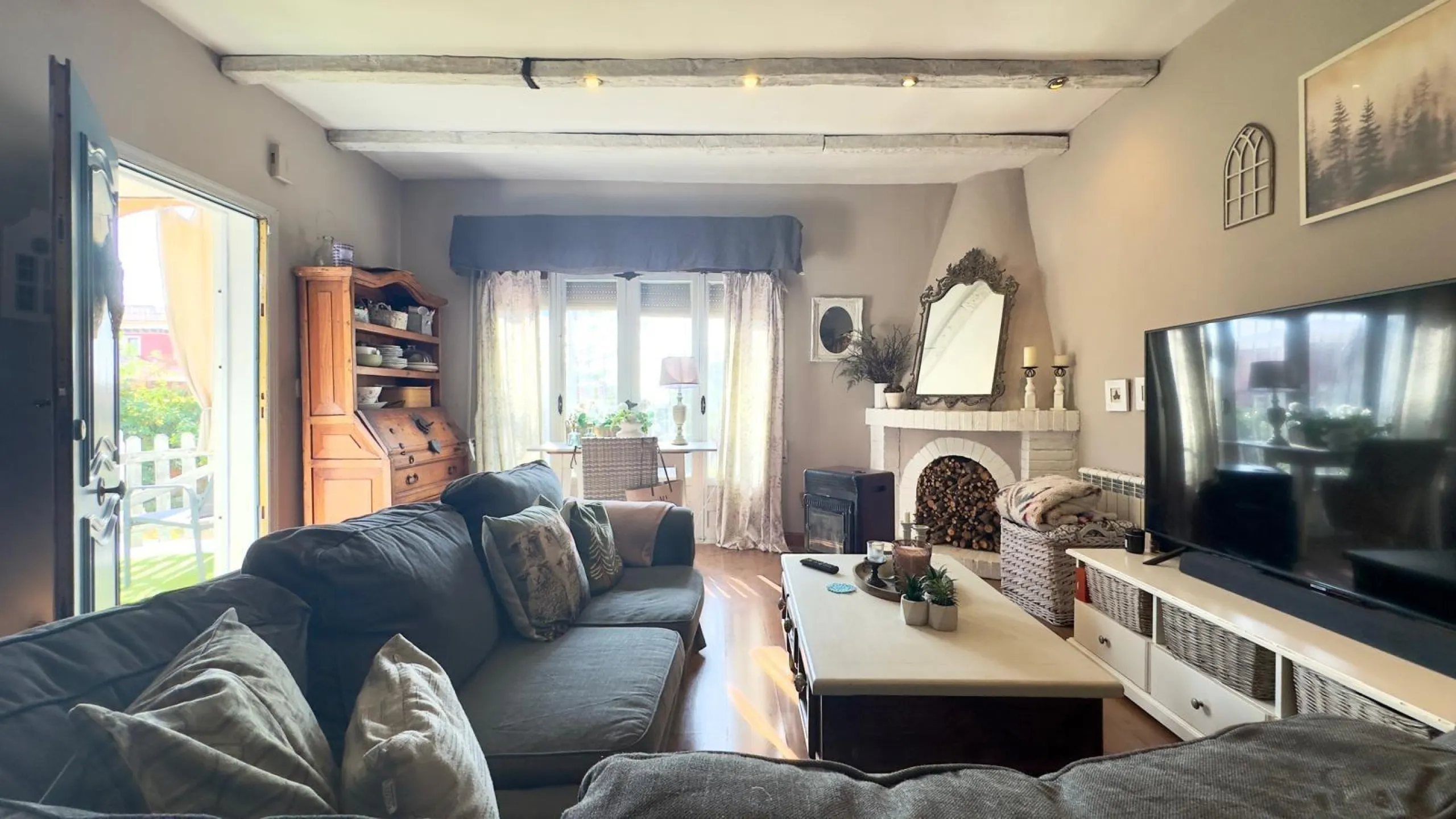 DETACHED VILLA WITH 800M2 PLOT WITH 3 BEDROOMS, 1 BATHROOM AND 1 TOILET