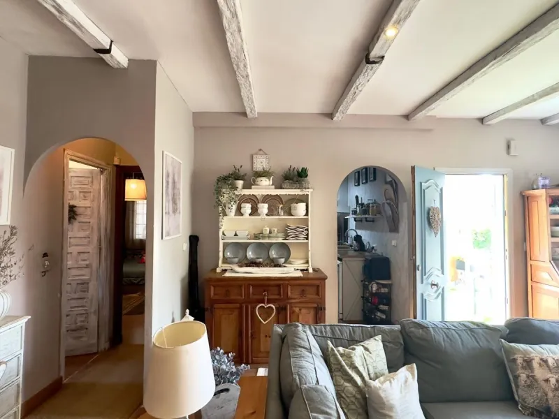 DETACHED VILLA WITH 800M2 PLOT WITH 3 BEDROOMS, 1 BATHROOM AND 1 TOILET
