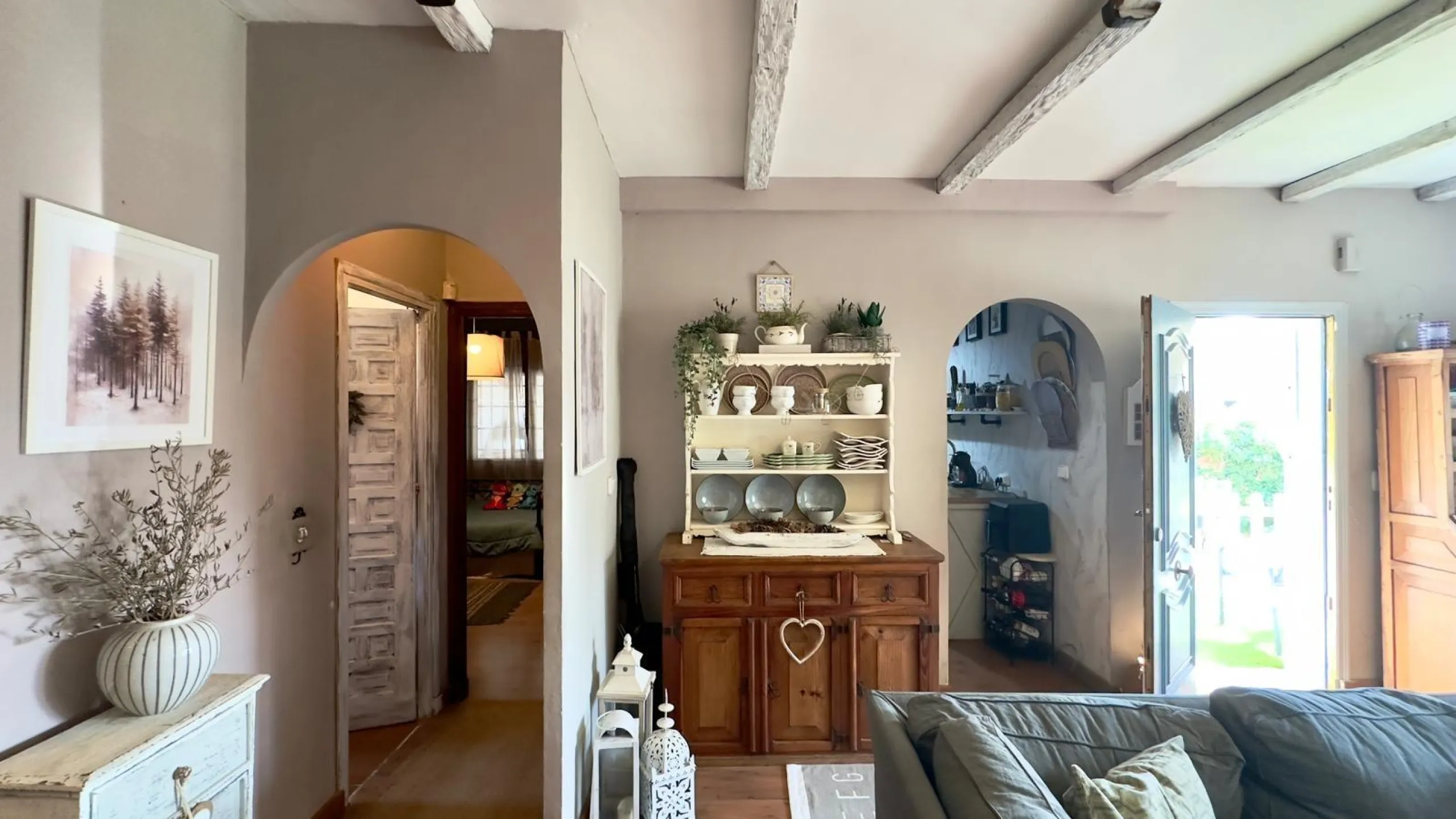 DETACHED VILLA WITH 800M2 PLOT WITH 3 BEDROOMS, 1 BATHROOM AND 1 TOILET