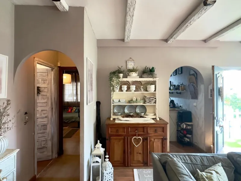 DETACHED VILLA WITH 800M2 PLOT WITH 3 BEDROOMS, 1 BATHROOM AND 1 TOILET