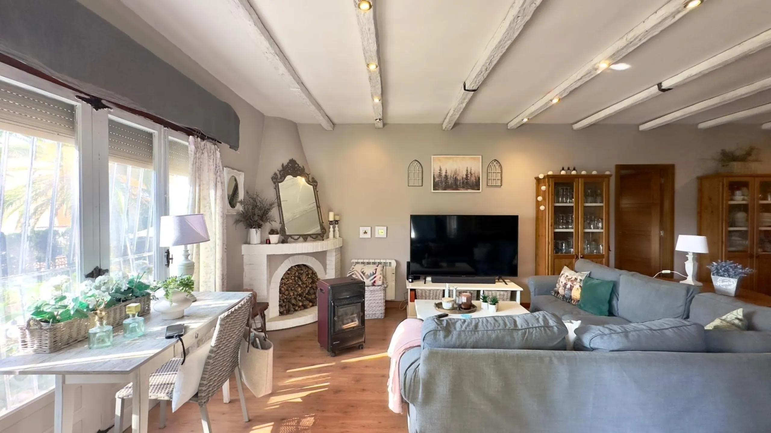 DETACHED VILLA WITH 800M2 PLOT WITH 3 BEDROOMS, 1 BATHROOM AND 1 TOILET