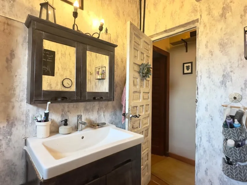 DETACHED VILLA WITH 800M2 PLOT WITH 3 BEDROOMS, 1 BATHROOM AND 1 TOILET