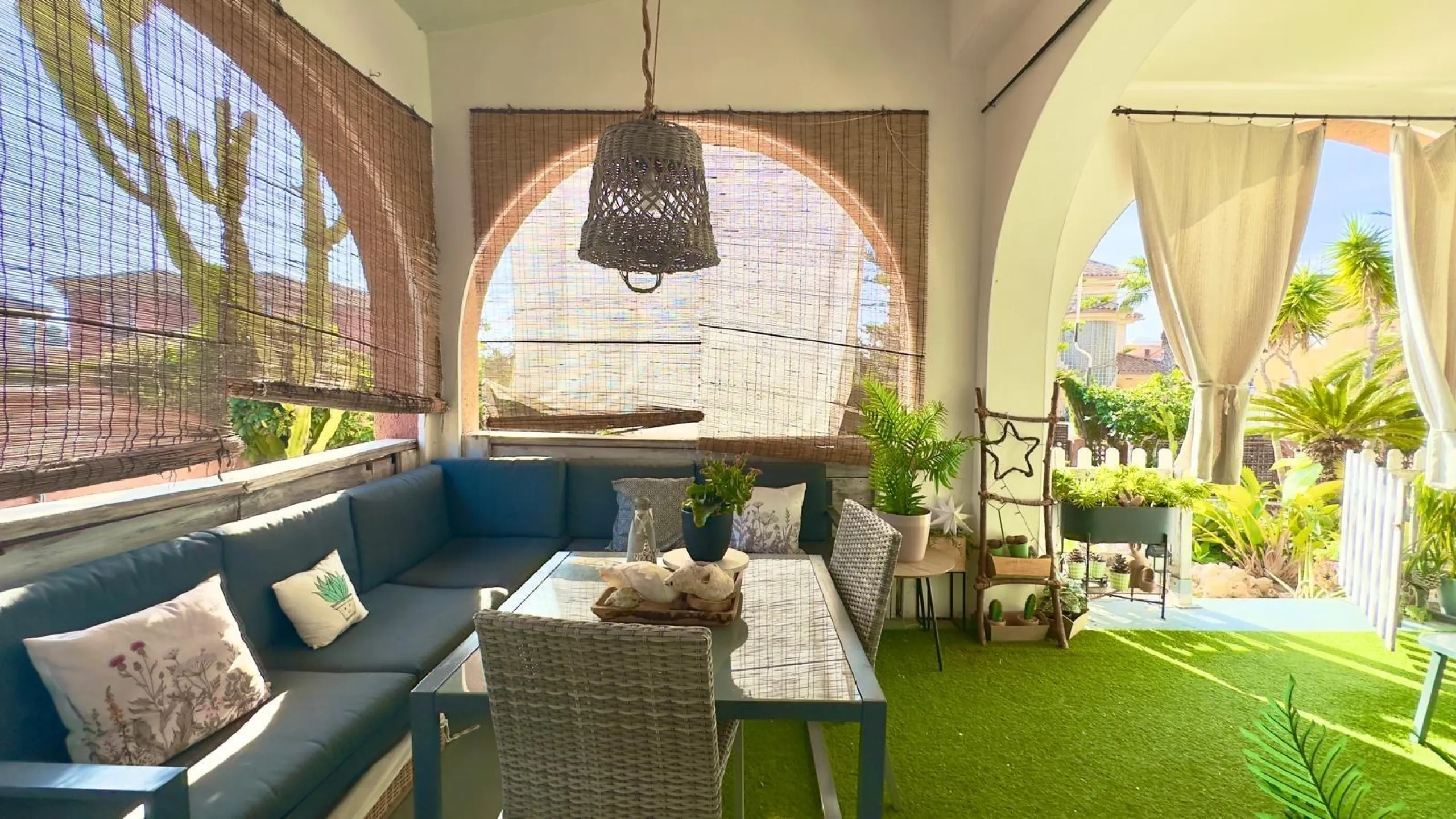 DETACHED VILLA WITH 800M2 PLOT WITH 3 BEDROOMS, 1 BATHROOM AND 1 TOILET